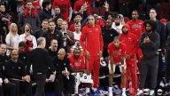 Wembanyama y Antetokounmpo ponen brillo y montones de puntos al arranque de la NBA