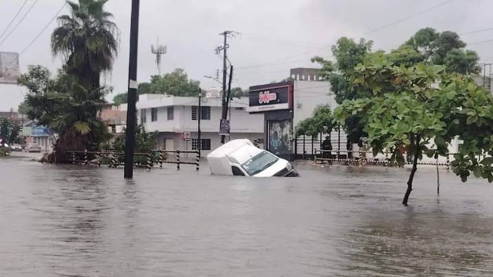 Lluvias impactan en Tampico: alertan por deslaves y derrumbes en carreteras