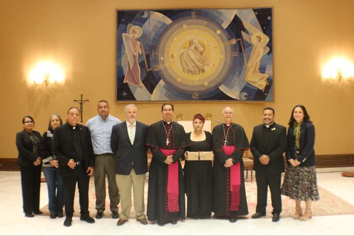 Integrantes de Hope Border entregan al Papa el mensaje de temor de los migrantes en EE.UU.