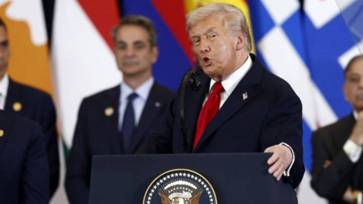 Este martes entran en vigor aranceles de Trump a madera y muebles