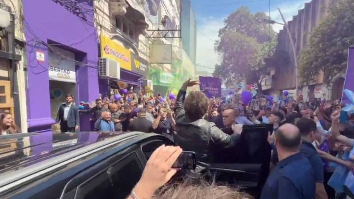 Milei: “Estamos en el camino correcto mientras que la líder de ellos anda en tobillera”