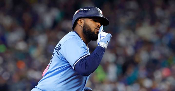 Blue Jays beat Mariners 8-2 in Game 4 to even ALCS