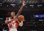 Photos: Chicago Bulls take a 128-123 win over the Atlanta Hawks at the United Center – Chicago Tribune