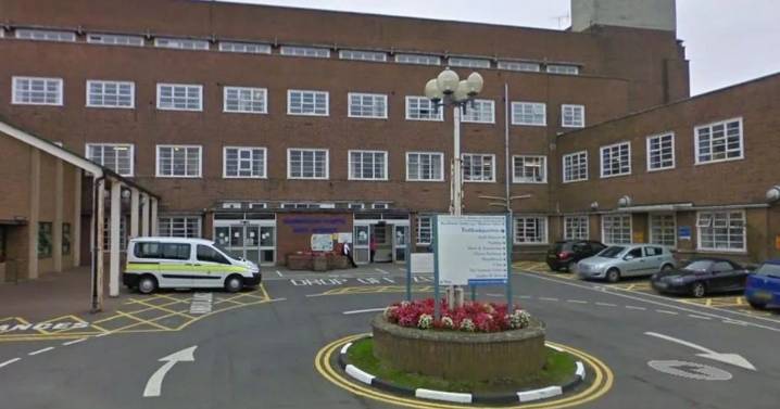 Woman with cancer died after wrong patient given CT scan in NHS 'blunder'