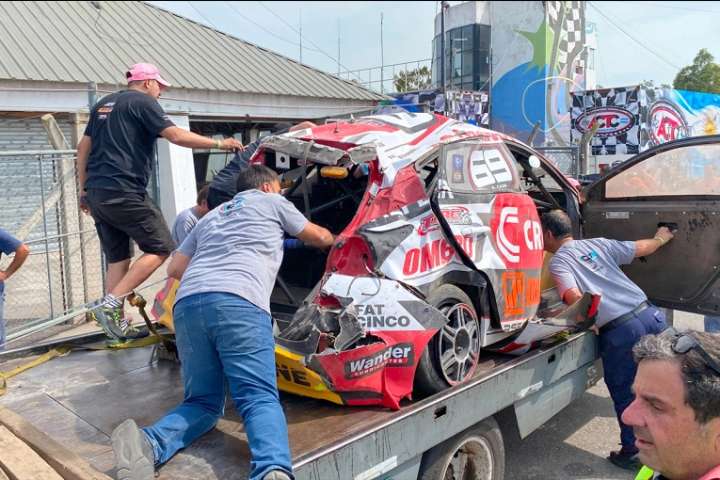 Piloto de TN volcó con su auto de competición y dio siete tumbos: fotos y videos