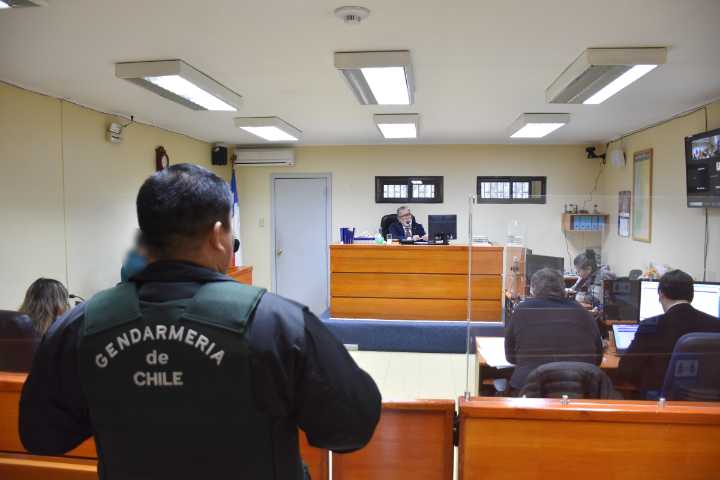 Detienen a sujeto que simulaba portar arma para asaltar en Coyhaique