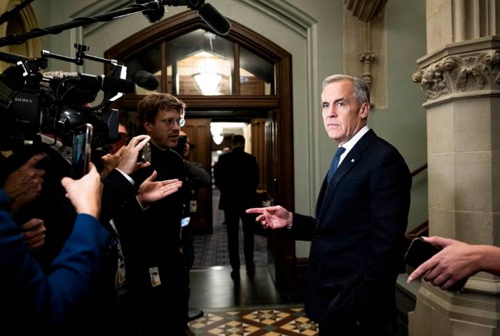Carney government looking at US deal without auto industry