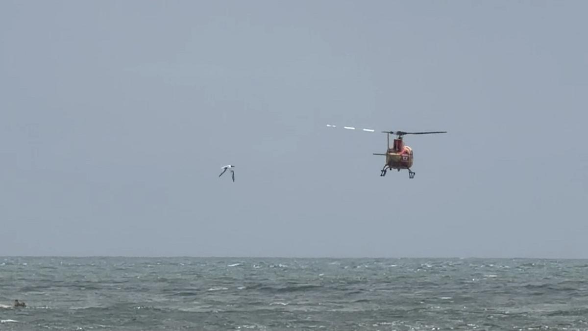 Boat capsizes near Bunbury, south of Perth with four people onboard