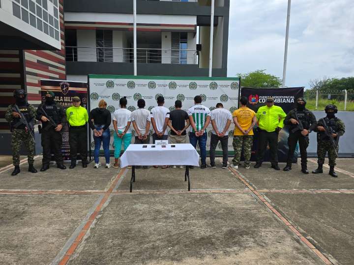 Capturan a alias “La Triste” y siete personas más por presunta red de microtráfico que involucraba menores en Yopal