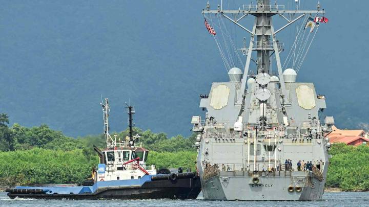 Maduro anunció la "suspensión inmediata" del acuerdo de gas con Trinidad y Tobago por la presencia de un buque de guerra de EE. UU.