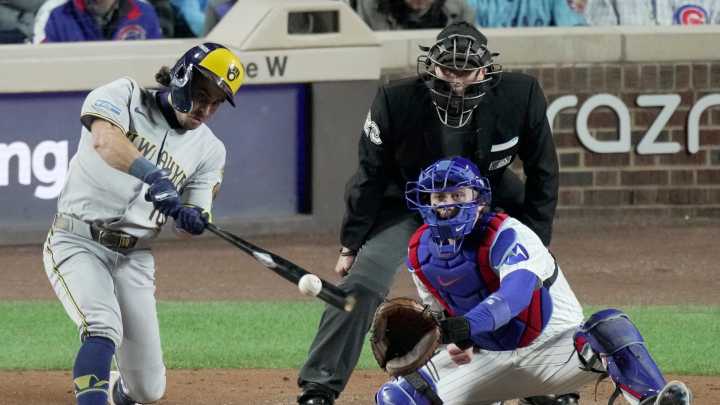 Brewers shuffle things in outfield for Game 1 of NLCS, lineups