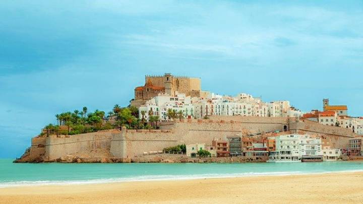 E Viva España as Boris takes a well-earned post-party conference break in the sunshine