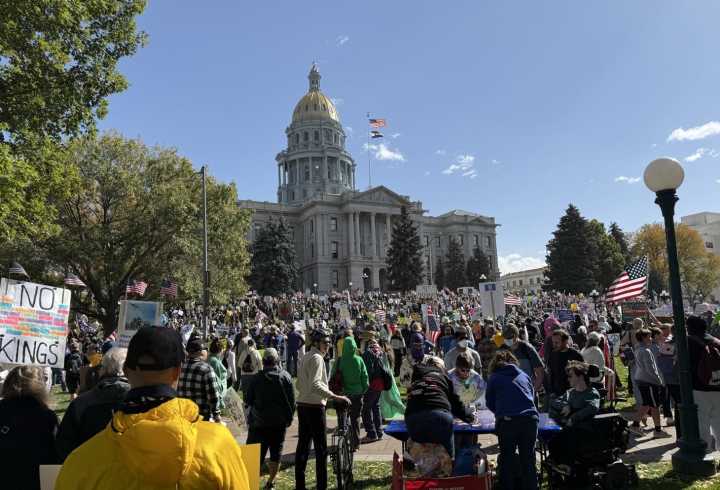 Unas 30 mil personas concentradas en centro de Denver