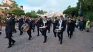 La Unió Musical de Carlet interpreta 'Amparito Roca' en Disneyland París