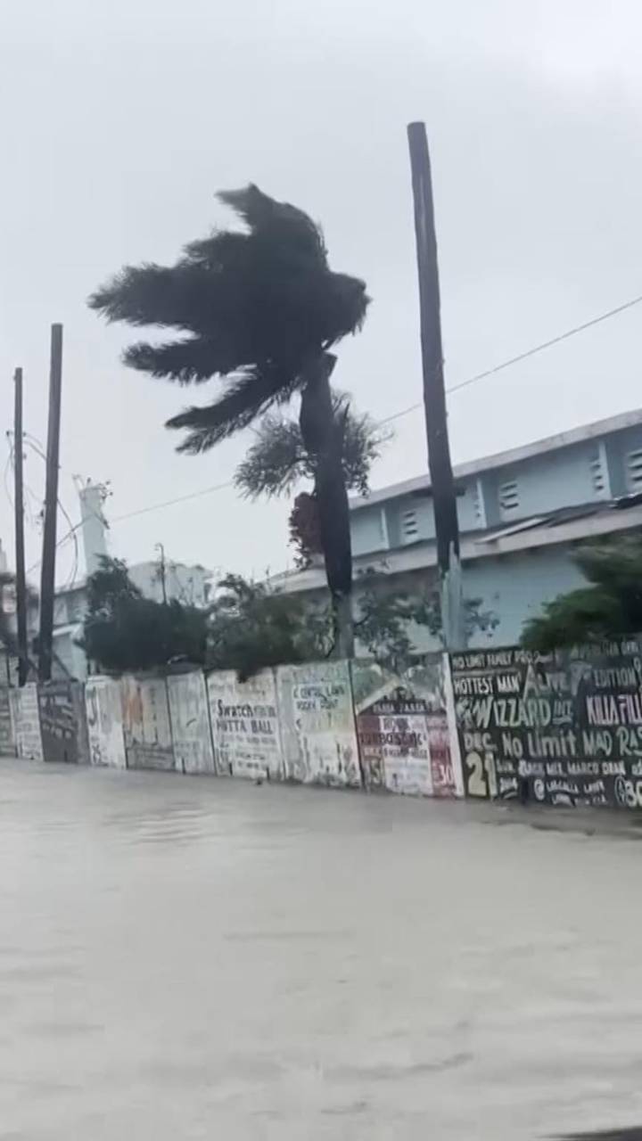 Hurricane Melissa hits Jamaica, flooding Kingston streets