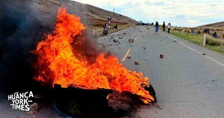 Estudiantes mantienen cerradas las carreteras pese a anuncio de Minedu sobre reconformación de comisión en UNAT
