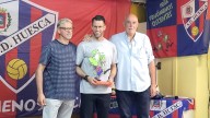 Dani Jiménez recoge el Trofeo "Fenómeno" 24/25: "Me siento un oscense más"