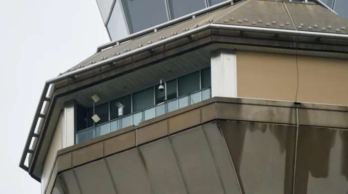 Flight delays persist Monday as air traffic controllers face work without pay