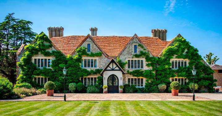 'Romantic' luxury Kent hotel with 'impressive' food now holds prestigious Michelin Key award