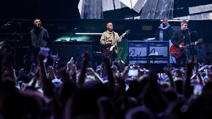 Una pieza clave de Oasis abandona temporalmente la gira mundial tras recibir un diagnóstico de cáncer
