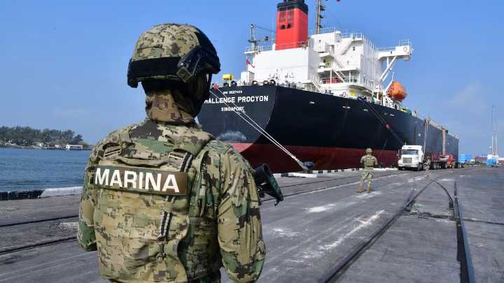 Marina intercepta barco en Sinaloa con 28 adolescentes originarios de Chiapas