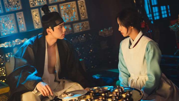 Netflix's Best 2025 K-Drama Is A Historical Epic With A Time Travel Twist