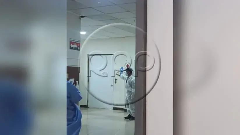 Atrapan a una rata que recorría ambientes del hospital regional de Lambayeque en Chiclayo