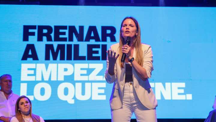 Caren Tepp: "Milei difunde noticias falsas porque sabe que puede perder en Santa Fe"
