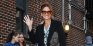 Julia Roberts Wears Shakespearean Coat & A Luca Guadagnino Sweater to ‘The Late Show with Stephen Colbert’ | Julia Roberts, Luca Guadagnino | Celebrity News and Gossip | Entertainment, Photos and Vide