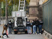 En 7 minutos encapuchados roban joyas de Napoleón en Louvre