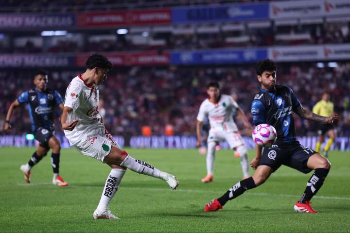 Chivas pierde en Querétaro y se complica la calificación