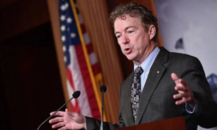 Senador Rand Paul desmiente a Trump sobre ataques en el Caribe