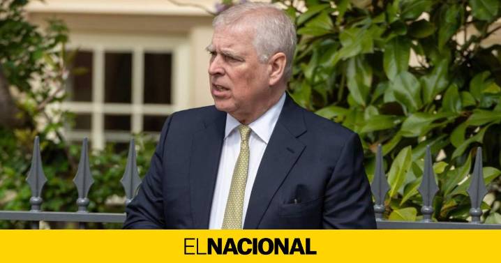 El príncipe Andrés de Inglaterra renuncia a todos sus títulos reales tras los escándalos que le rodean