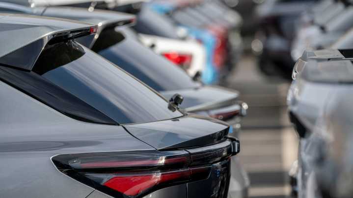 Electric vehicle sales hit record ahead of tax credit's end