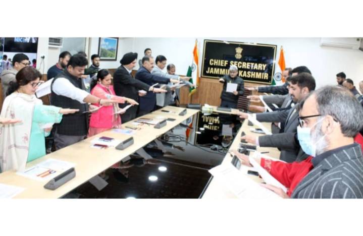 CS administers Integrity Pledge as part of Vigilance Awareness Week