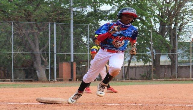 Distrito Capital con dos triunfos en inicio del II Nacional Senior de Clubes de Beisbol