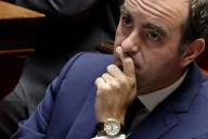 Sébastien Lecornu sobrevive a la primera moción de censura en una ajustada votación