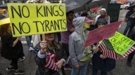 Protestas masivas en cientos de ciudades de EE.UU. contra las políticas autoritarias de Trump