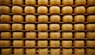 Twin Sisters Creamery recalls cheese wheels after 3 customers report E. coli infections, including Oregon resident