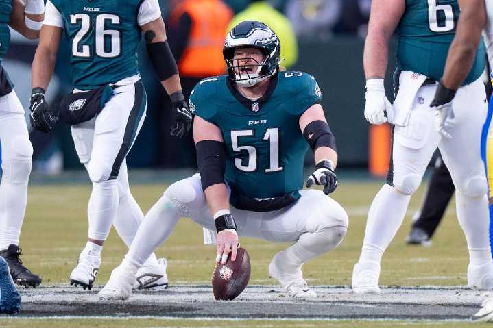 Eagles stock report: DeVonta Smith shines, Pro Bowl lineman struggles in 21