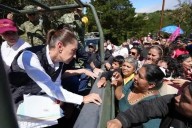 Presidenta Claudia Sheinbaum realiza un recorrido en zonas afectadas por las lluvias