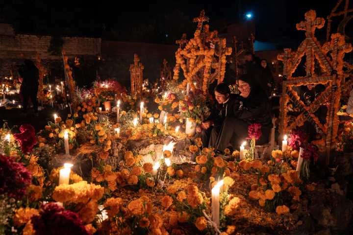 Erongarícuaro mantiene viva la tradición y el misticismo de la Noche de Ánimas
