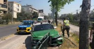 Persecución policial por robo en Ñuñoa termina con patrulla incrustada en una reja y un detenido