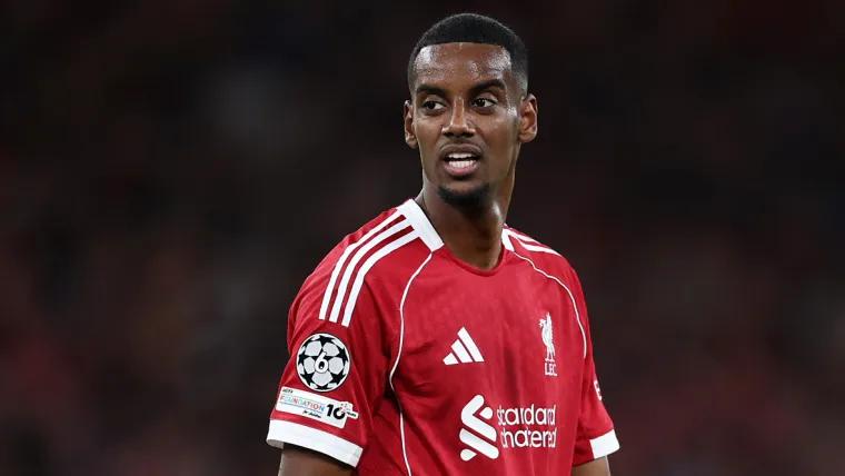 Why Alexander Isak isn't playing for Liverpool today with injury news