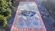 Tradición y arte en Puebla: el tapete y ofrenda del Palacio Municipal rinden homenaje a Juan de Palafox y Mendoza