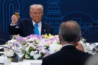 Politics Insider: Trump and Carney exchange pleasantries at South Korea dinner
