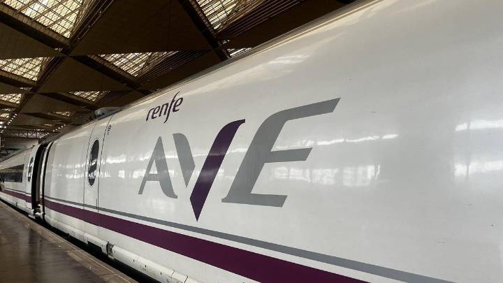 Bruselas ratifica el acuerdo que retrasa a 2034 la conexión del AVE extremeño con Portugal