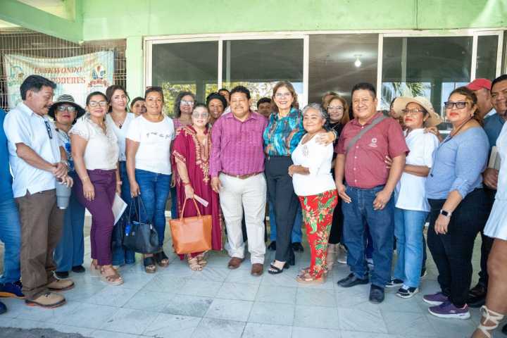 SOSTIENE LA SECRETARIA DE GOBIERNO LIZ HERNÁNDEZ ENCUENTRO CON AGREMIADOS DEL SUTPMIDEC