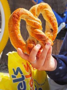 SweetFrog Frozen Yogurt, Wetzel’s Pretzels combo coming to Justin
