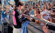 Colgado del alambrado: el encuentro de Colapinto con sus fans en Austin